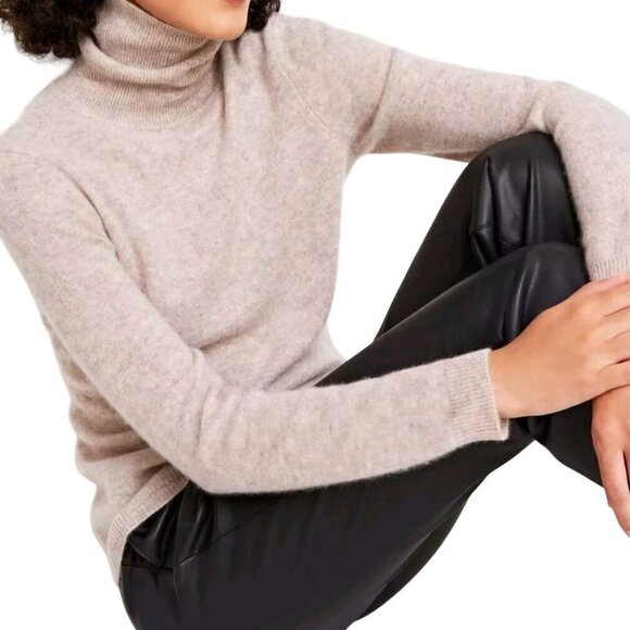 Charter Club 100% Cashmere Light Gray Closet Staple Turtleneck Sweater Size M - Picture 6 of 7